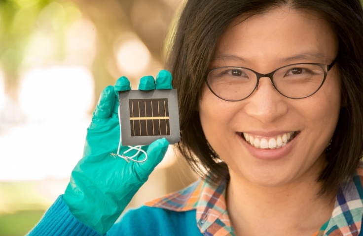 Sprayable and Paintable Solar Cells and Tandem Solar Cells